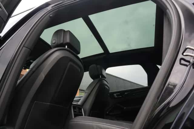 Porsche Cayenne (2018) thumbnail 4