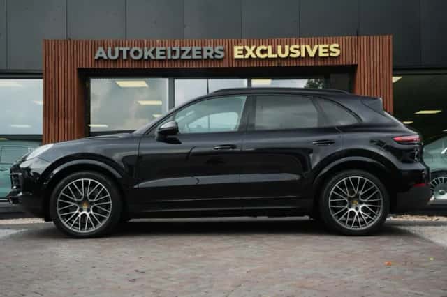 Porsche Cayenne (2018) thumbnail 5
