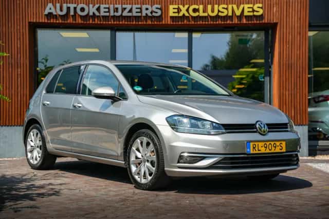 Volkswagen Golf (2018) thumbnail 1