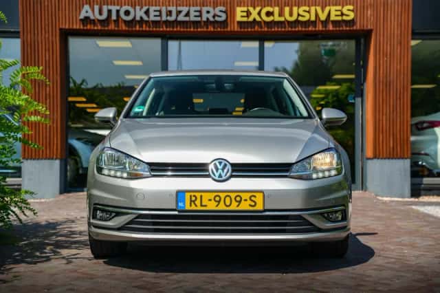 Volkswagen Golf (2018) thumbnail 3