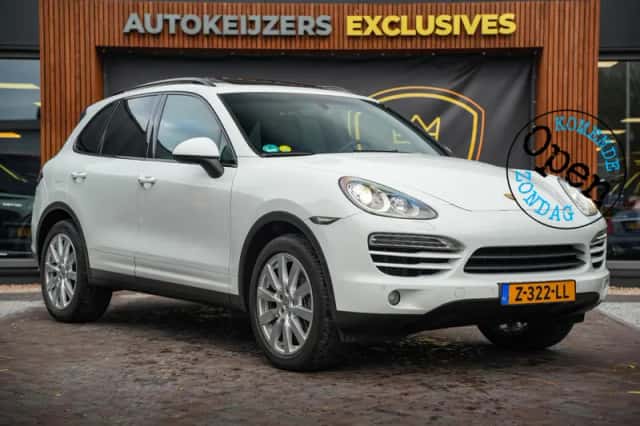 Porsche Cayenne (2012) thumbnail 1