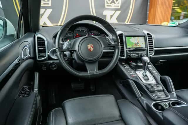 Porsche Cayenne (2012) thumbnail 4