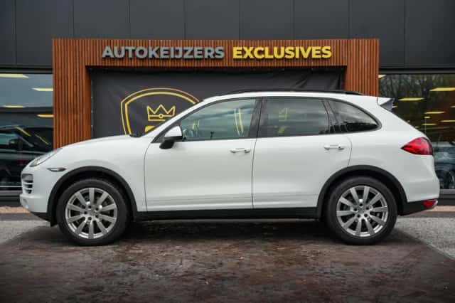 Porsche Cayenne (2012) thumbnail 5