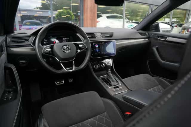 Škoda Superb (2021) thumbnail 2