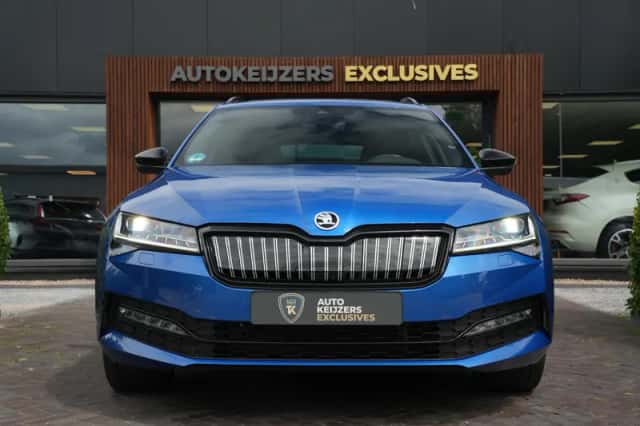 Škoda Superb (2021) thumbnail 2
