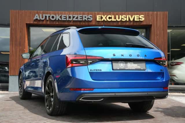 Škoda Superb (2021) thumbnail 4