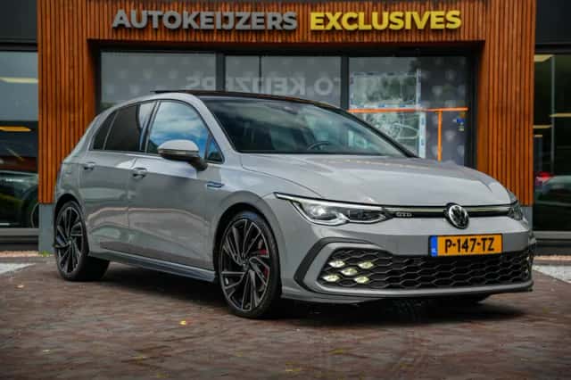Volkswagen Golf (2021) thumbnail 1