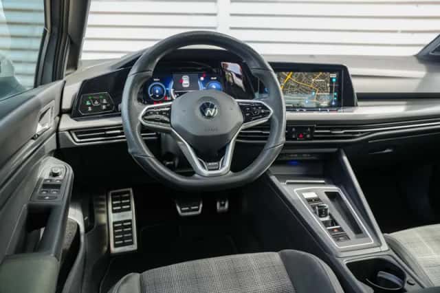 Volkswagen Golf (2021) thumbnail 4