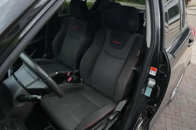 Suzuki Swift (2013) thumbnail 2