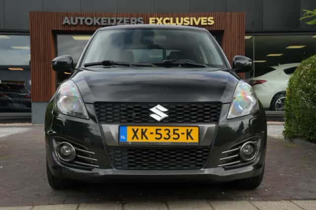 Suzuki Swift (2013) thumbnail 3