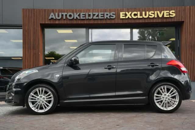 Suzuki Swift (2013) thumbnail 5