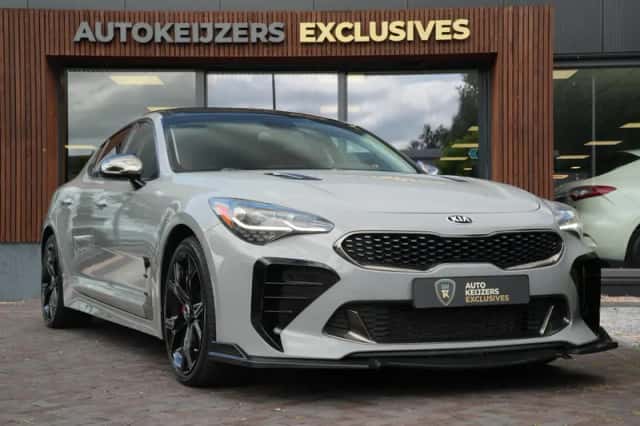 Kia Stinger (2019) thumbnail 1