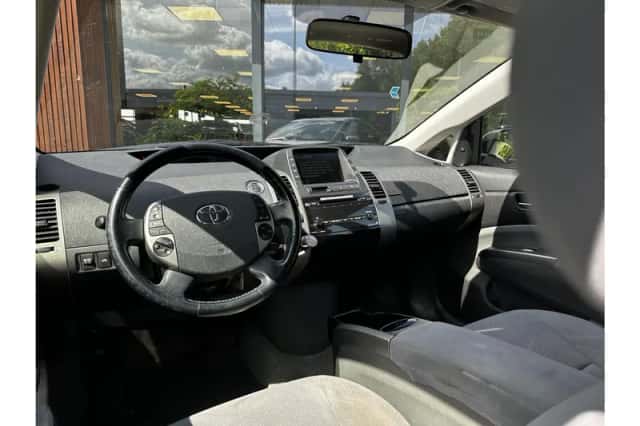 Toyota Prius (2008) thumbnail 2