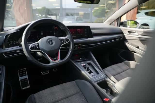 Volkswagen Golf (2020) thumbnail 2