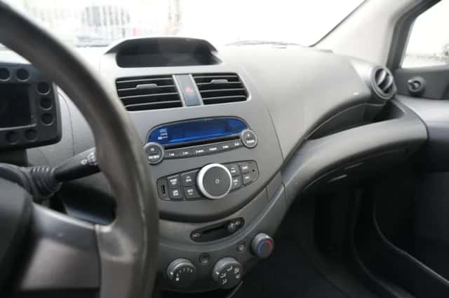 Chevrolet Spark (2011) thumbnail 6