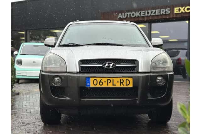 Hyundai Tucson (2004) thumbnail 2