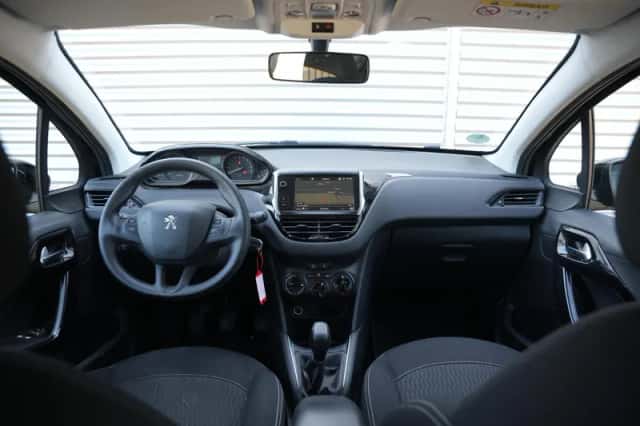 Peugeot 208 (2017) thumbnail 2