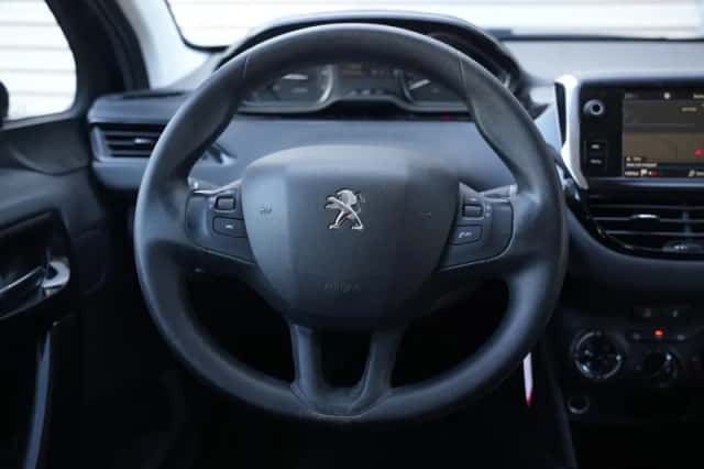 Peugeot 208 (2017) thumbnail 6