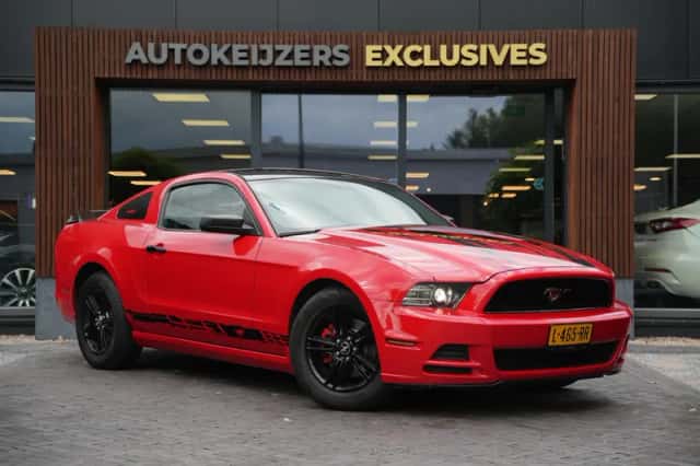 Ford Mustang (2012) thumbnail 1
