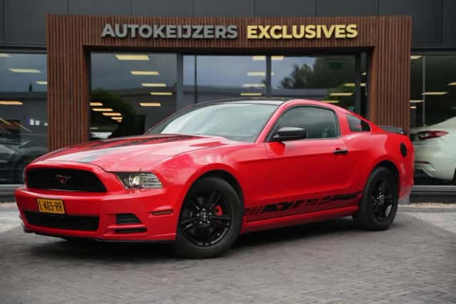 Ford Mustang (2012) thumbnail 5