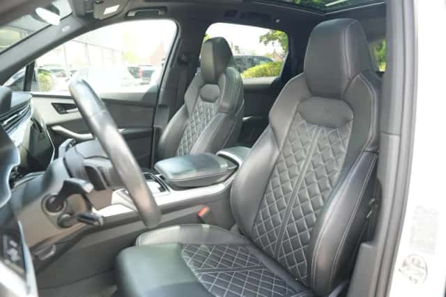 Audi Q7 (2021) thumbnail 4