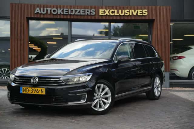 Volkswagen Passat (2016) thumbnail 5