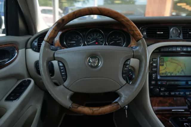 Jaguar XJR (2004) thumbnail 6