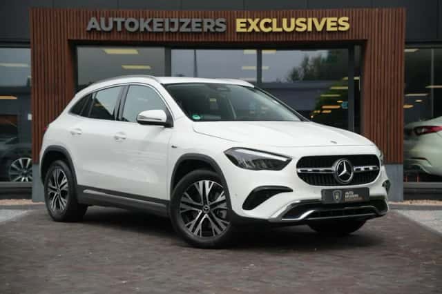 Mercedes-Benz GLA (2025) thumbnail 1