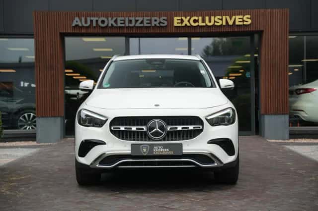 Mercedes-Benz GLA (2025) thumbnail 3