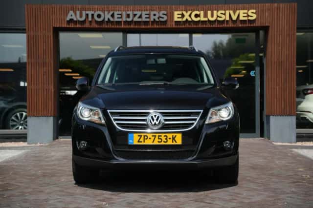 Volkswagen Tiguan (2009) thumbnail 3