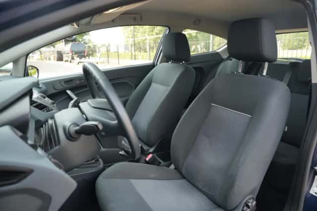 Ford Fiesta (2011) thumbnail 4