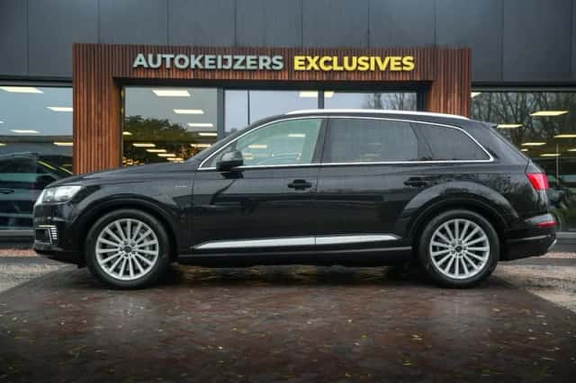 Audi Q7 (2016) thumbnail 5
