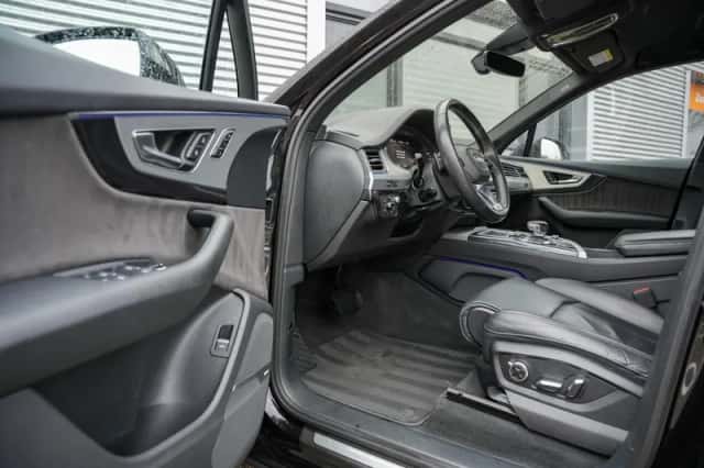 Audi Q7 (2016) thumbnail 6