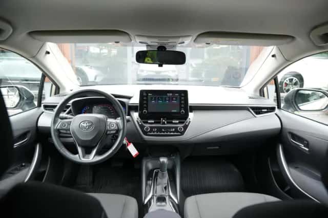 Toyota Corolla (2021) thumbnail 2