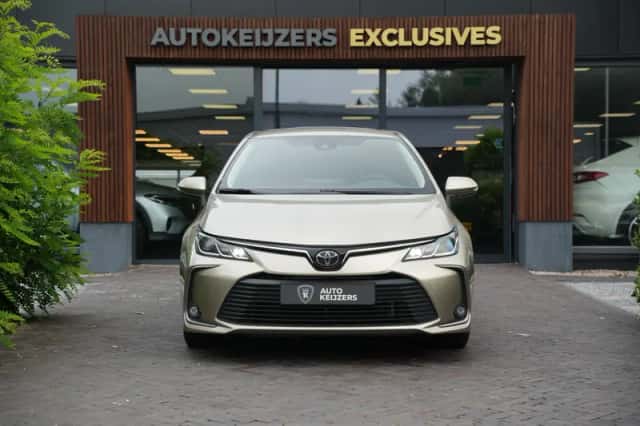 Toyota Corolla (2021) thumbnail 3