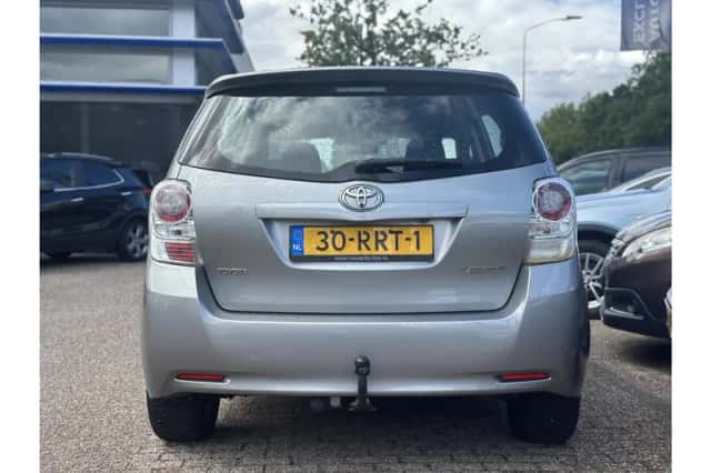 Toyota Verso (2011) thumbnail 4