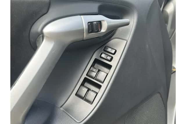 Toyota Verso (2011) thumbnail 6