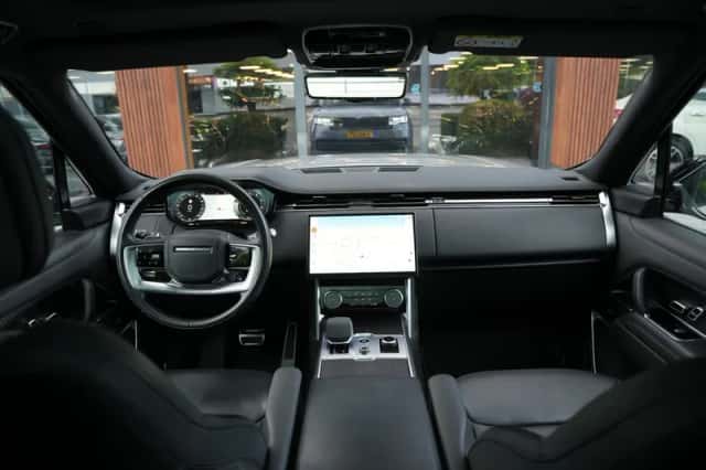 Land Rover Range Rover (2022) thumbnail 2