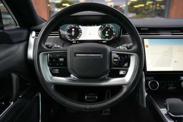Land Rover Range Rover (2022) thumbnail 4