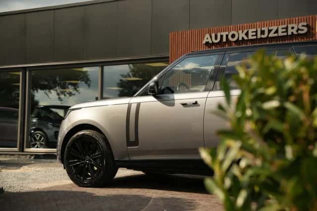 Land Rover Range Rover (2022) thumbnail 6