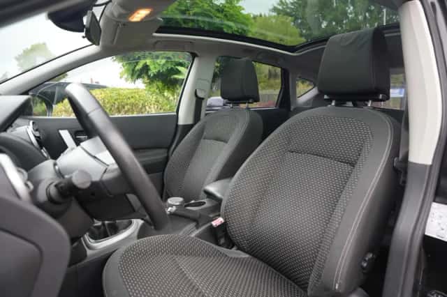 Nissan Qashqai (2008) thumbnail 4