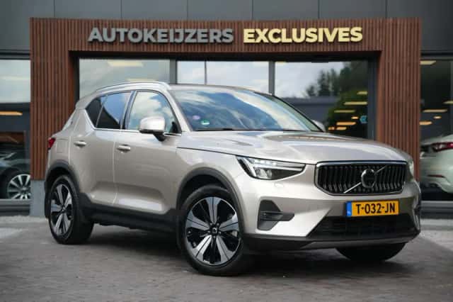 Volvo XC40 (2023) thumbnail 1