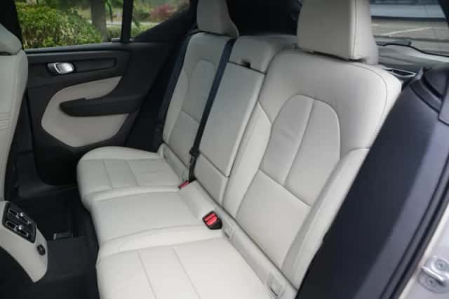 Volvo XC40 (2023) thumbnail 6