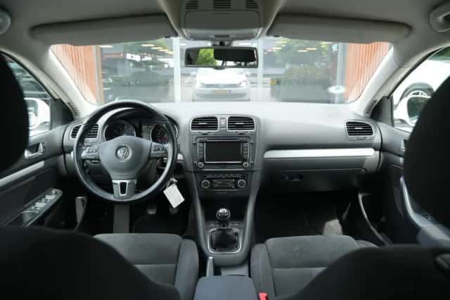 Volkswagen Golf (2012) thumbnail 2