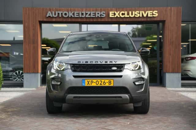 Land Rover Discovery Sport (2019) thumbnail 3