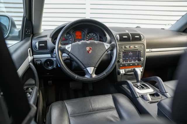 Porsche Cayenne (2005) thumbnail 4