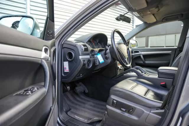 Porsche Cayenne (2005) thumbnail 6