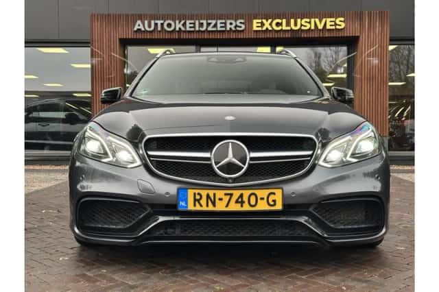 Mercedes-Benz E-Klasse (2013) thumbnail 3