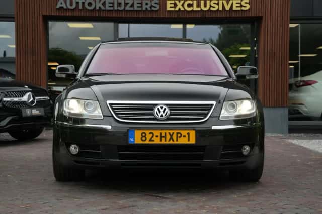 Volkswagen Phaeton (2005) thumbnail 3