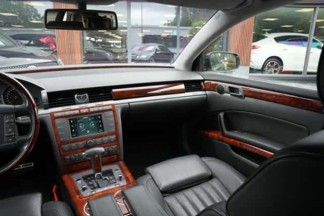 Volkswagen Phaeton (2005) thumbnail 6